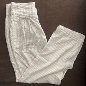 URBAN OUTFITTERS High waisted loose pants